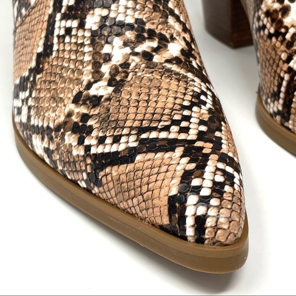 Aqua College Quiana Waterproof Snake Print Booties 7 NIB Pointed Toe Ankle Boots - Picture 3 of 14